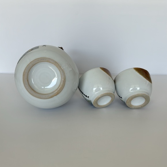 A set of two sake cups with a sumo wrestling ring two sake cups Kyugoro Jinmaku - Picture 6 of 8